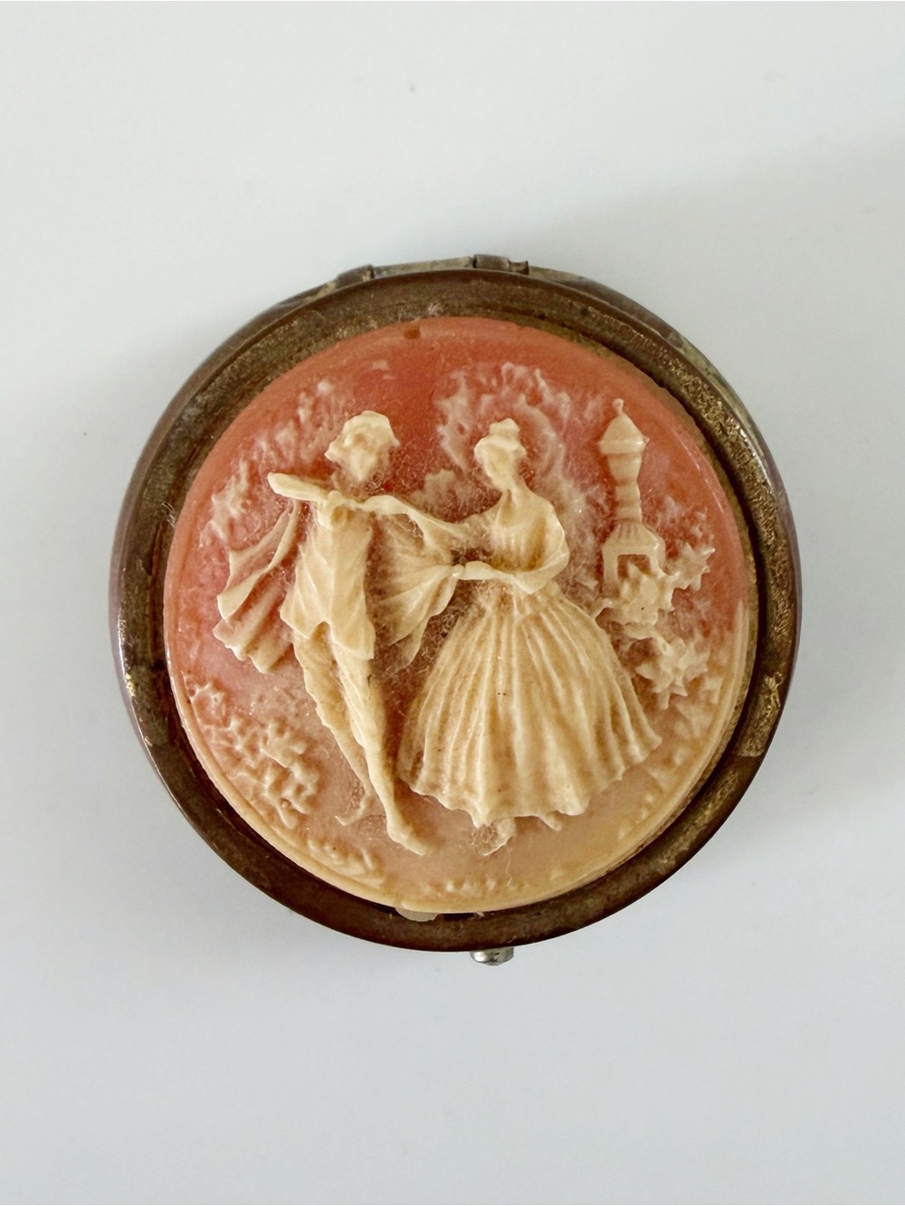 Vintage Cameo Courting Couple Pill Storage Trinket